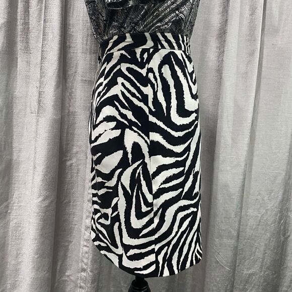 ⭐️ VINTAGE Zebra Print Mini Skirt 🔥 ! - Picture 4 of 7